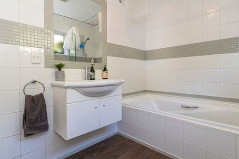 Photo of property in 64 Little John Drive, Bellevue, Tauranga, 3110