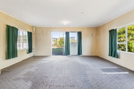 Photo of property in 28 Doment Crescent, Orewa, 0931