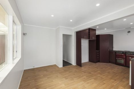 Photo of property in 18 Clapham Grove, Stokes Valley, Lower Hutt, 5019