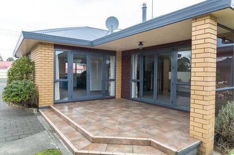 Photo of property in 19 King Street, Dannevirke, 4930