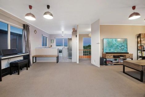 Photo of property in 29 Melandra Road, Stanmore Bay, Whangaparaoa, 0932