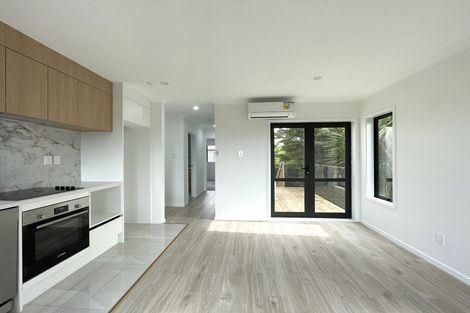 Photo of property in 8/7 Glen Road, Ranui, Auckland, 0612