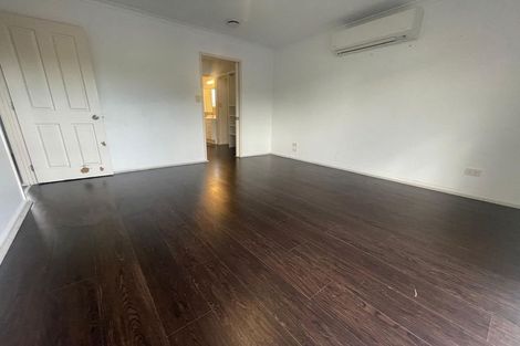 Photo of property in 3 Dainton Place, New Lynn, Auckland, 0600