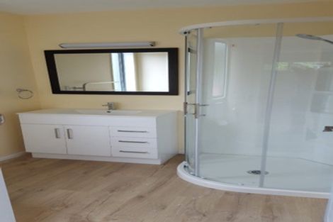 Photo of property in 37 Parkvale Road, Karori, Wellington, 6012