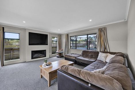 Photo of property in 2 Pipitea Place, Whalers Gate, New Plymouth, 4310