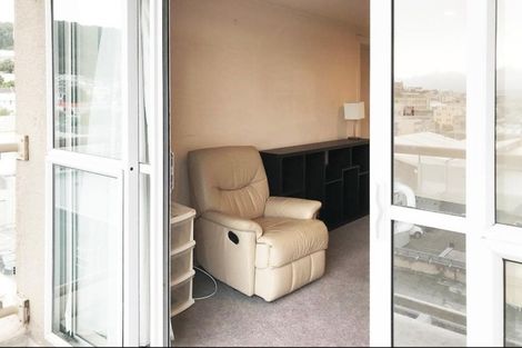 Photo of property in Grandstand Apartments, 12/80 Kent Terrace, Mount Victoria, Wellington, 6011