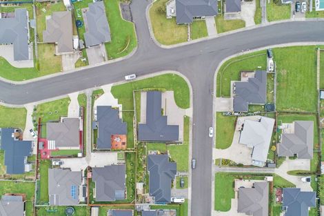 Photo of property in 2 Glennron Lane, Waiuku, 2123