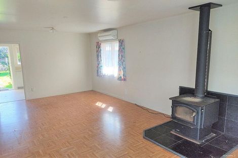 Photo of property in 23 Toru Street, Te Atatu Peninsula, Auckland, 0610