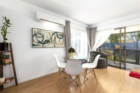 Photo of property in 1/2 Tristram Avenue, Forrest Hill, Auckland, 0620