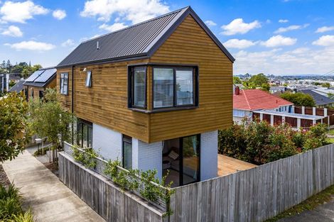 Photo of property in 1 Reg Pearce Way, Glen Innes, Auckland, 1072