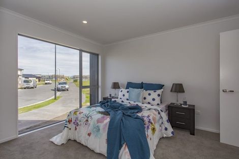 Photo of property in 18 Sholto Duncan Crescent, Halswell, Christchurch, 8025