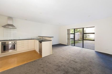 Photo of property in 3/17 Harbour View Road, Te Atatu Peninsula, Auckland, 0610