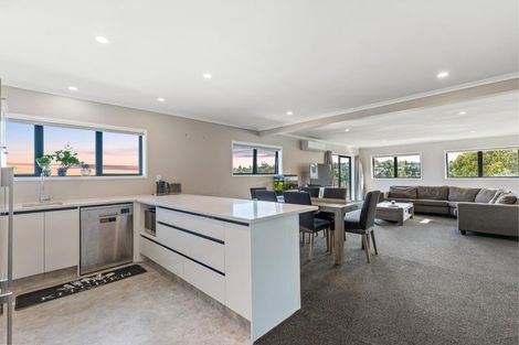 Photo of property in 50 Garton Drive, Massey, Auckland, 0614