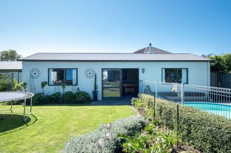 Photo of property in Heynes Place, 29 Heynes Place, Clive, 4102