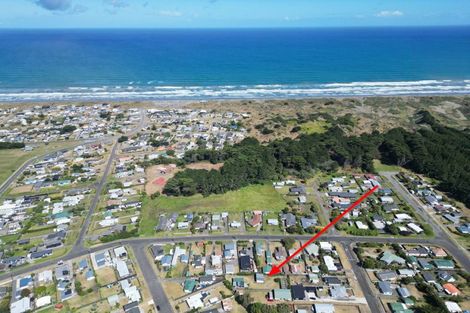 Photo of property in 3 Kent Terrace, Foxton Beach, Foxton, 4815
