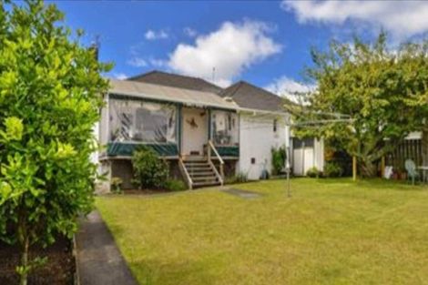 Photo of property in 11 Otakau Road, Milford, Auckland, 0620