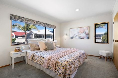 Photo of property in 32 Marine Parade, Mount Maunganui, 3116