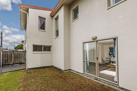 Photo of property in 7 Lockington Avenue, Henderson, Auckland, 0612