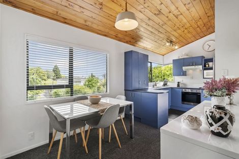 Photo of property in 2/70b Matipo Road, Mairangi Bay, Auckland, 0630