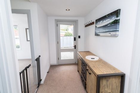 Photo of property in 30c Collins Avenue, Tawa, Wellington, 5028