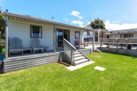 Photo of property in 105 Titiro Place, Onemana, Whangamata, 3691