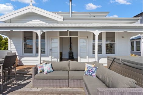 Photo of property in 11 Colenso Avenue, Hospital Hill, Napier, 4110