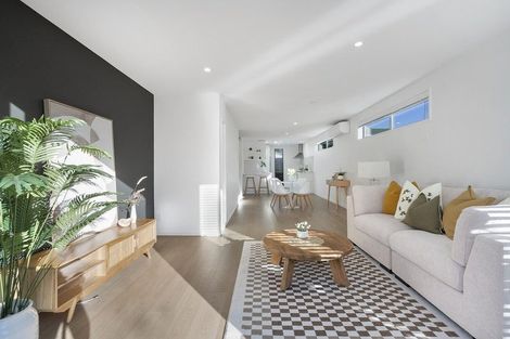 Photo of property in 2/204 Edgeware Road, Edgeware, Christchurch, 8013