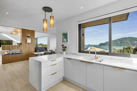 Photo of property in 196 Paku Drive, Tairua, 3508