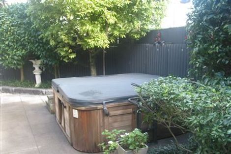 Photo of property in 1/14 Frieston Road, Milford, Auckland, 0620