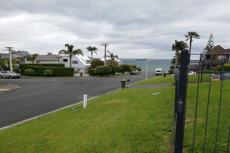 Photo of property in 67 De Luen Avenue, Tindalls Beach, Whangaparaoa, 0930