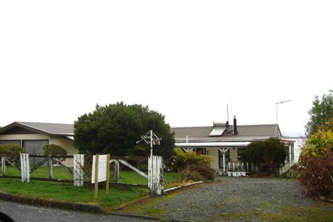 Photo of property in 16 Koe Street, Moana, 7872