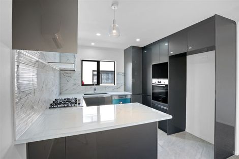 Photo of property in 20a Survila Street, Takanini, 2110