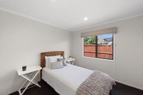 Photo of property in 53 Saint James Drive, Huntington, Hamilton, 3210