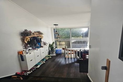 Photo of property in 30 Grendon Road, Titirangi, Auckland, 0604