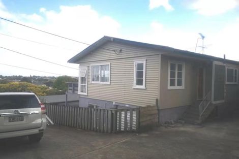 Photo of property in 260 Wairau Road, Glenfield, Auckland, 0627