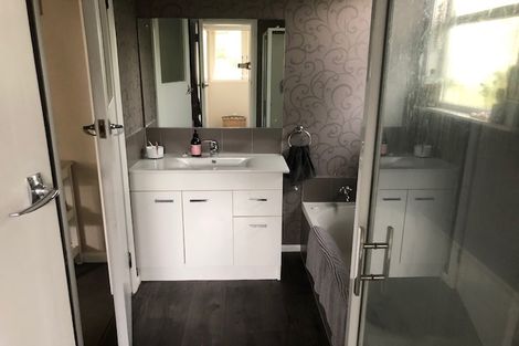 Photo of property in 1 Woodstock Place, Hokowhitu, Palmerston North, 4410