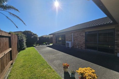 Photo of property in 4 Shaun Close, Papamoa Beach, Papamoa, 3118