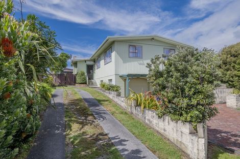 Photo of property in 8 O'rourke Place, Otaki Beach, Otaki, 5512