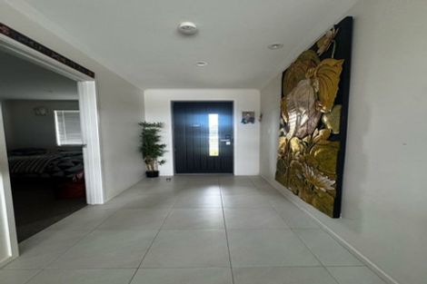 Photo of property in 3 Opouatu Avenue, Glenbrook, 2681