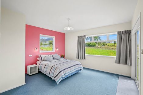 Photo of property in 1532 Carrington Road, Hurworth, New Plymouth, 4371