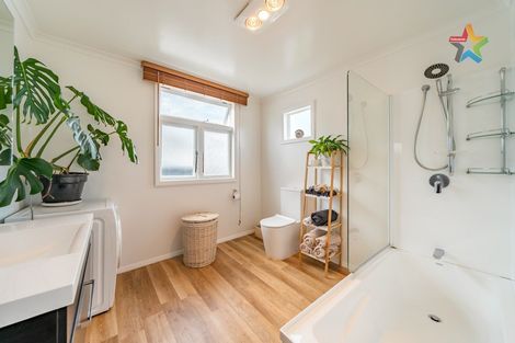 Photo of property in 9 East Street, Petone, Lower Hutt, 5012