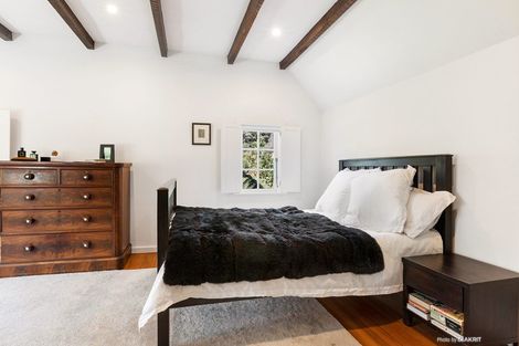 Photo of property in 100 Glenmore Street, Northland, Wellington, 6012