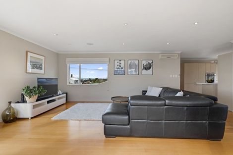 Photo of property in 1/35 Kowhai Road, Mairangi Bay, Auckland, 0630