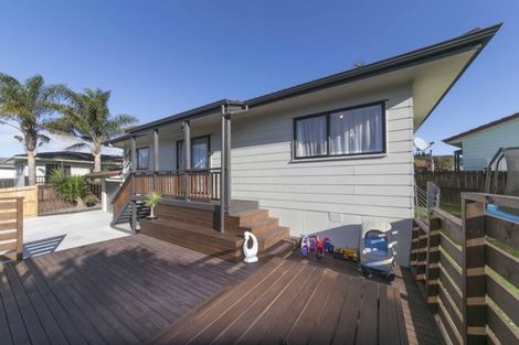 Photo of property in 6 Katrina Place, Massey, Auckland, 0614