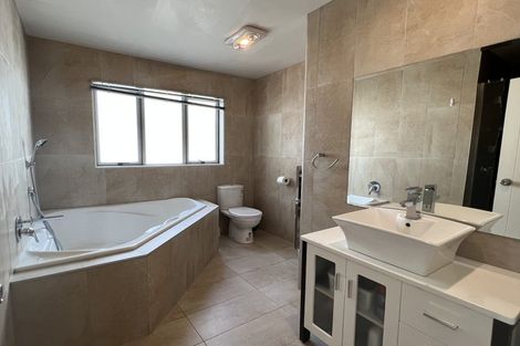 Photo of property in 36 Bur Oak Terrace, Schnapper Rock, Auckland, 0632