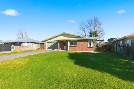 Photo of property in 8 Webb Place, Papamoa Beach, Papamoa, 3118