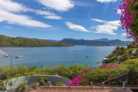 Photo of property in 2 Marina View Estate, Waikawa, Picton, 7281