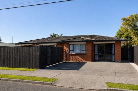 Photo of property in 77 Avondale Road, Taradale, Napier, 4112