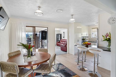 Photo of property in 70 Pemberton Avenue, Bayview, Auckland, 0629