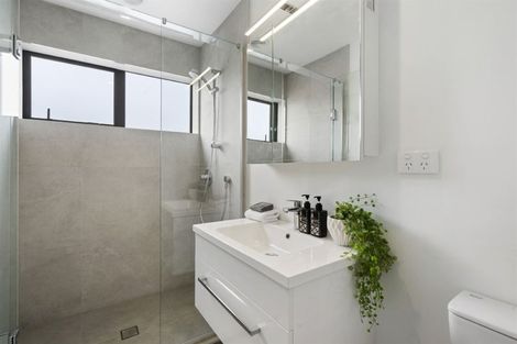 Photo of property in 53b Eversleigh Road, Belmont, Auckland, 0622